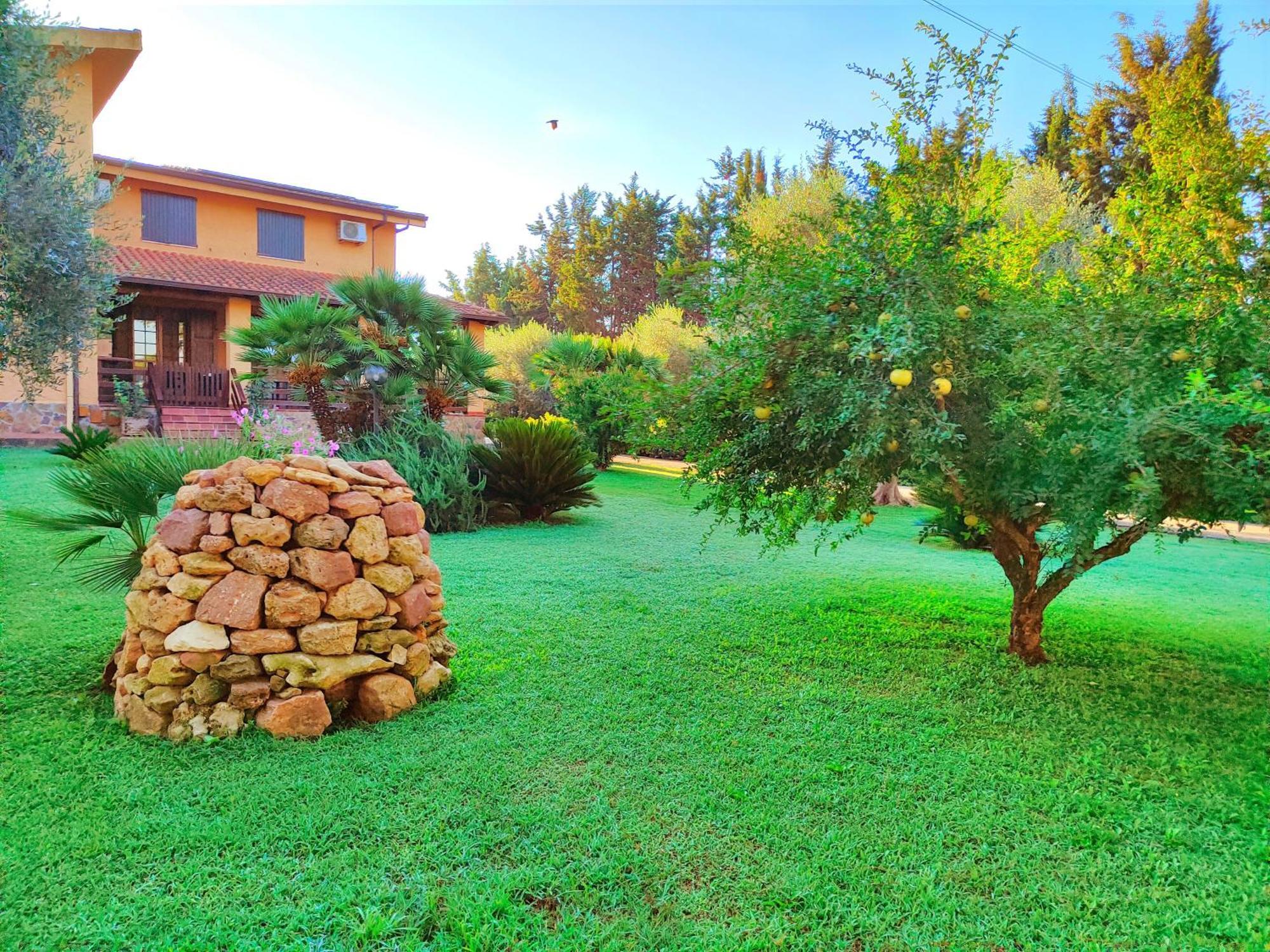 Nuraghe Bianco Bed & Breakfast Santa Maria la Palma Eksteriør bilde