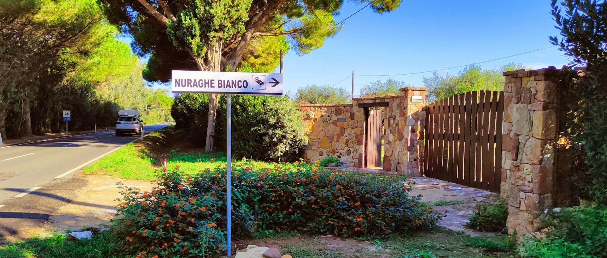 Nuraghe Bianco Bed & Breakfast Santa Maria la Palma Eksteriør bilde